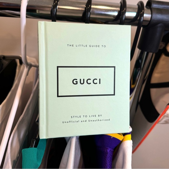 The Little Guide to Gucci - Picture 2 of 6